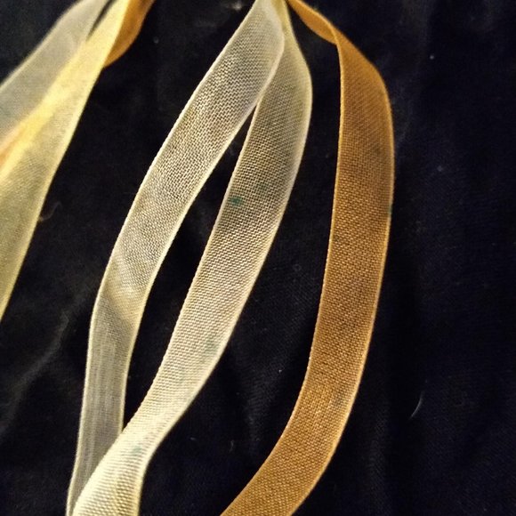 Stone pendant on ribbon necklace - Picture 4 of 5